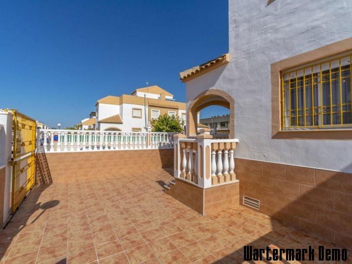 2 bed house - Image# 2