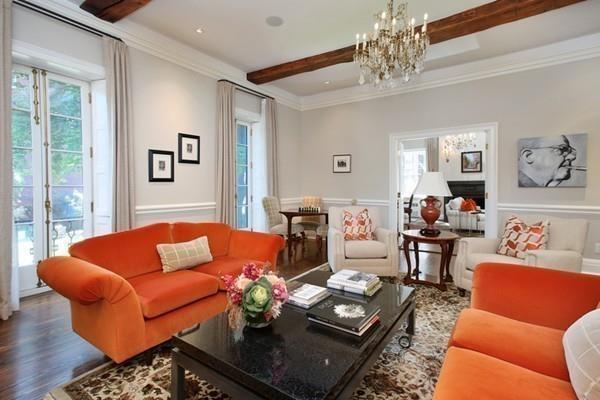 Iconic home on all of Beacon Hill - Image# 1