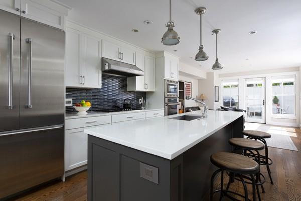 Sun-filled single family home - Image# 9