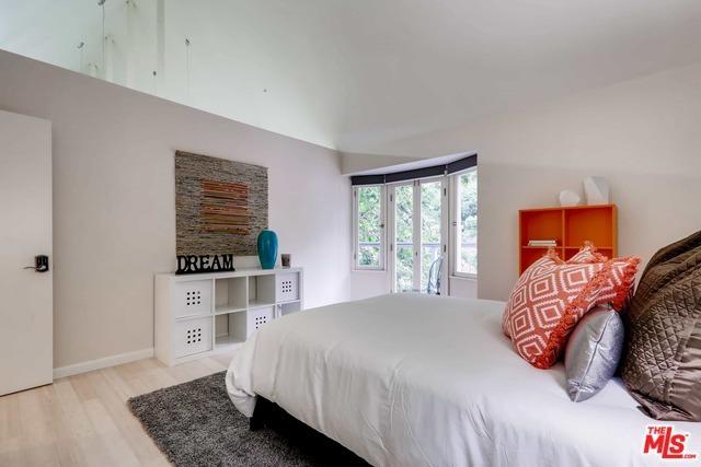 Lower Laurel Canyon Blvd - Image# 4